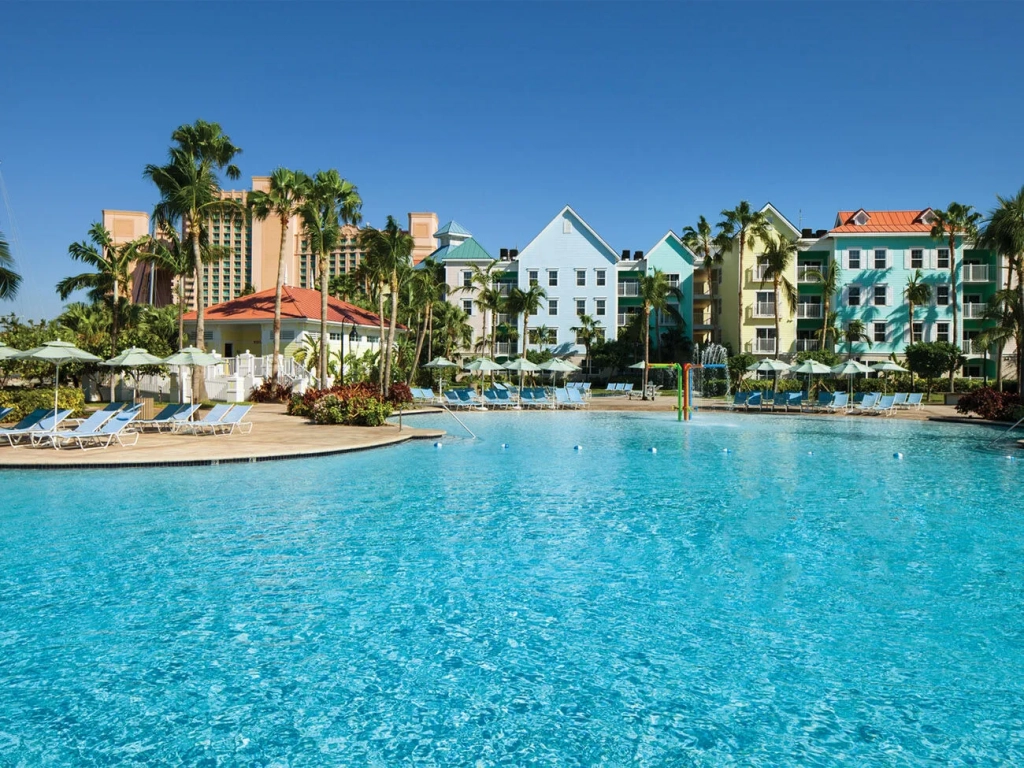 Harborside at Atlantis Pool