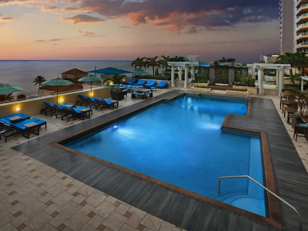 Marriott's BeachPlace Towers Pool