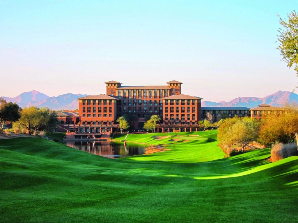 The Westin Kierland Villas in Scottsdale, ideal for the best golf trips in the US.